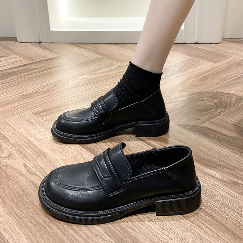 Naisten Slip On Solid Faux Leather Loafers Tyttöjen Lolita Shoes College Gothic Platform Laadukkaat Kengät
