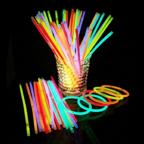 Lasten Glow Sticks Bulk Favors Kaulakorut Rannekorut Halloween Lahja Lapsille Aikuiset